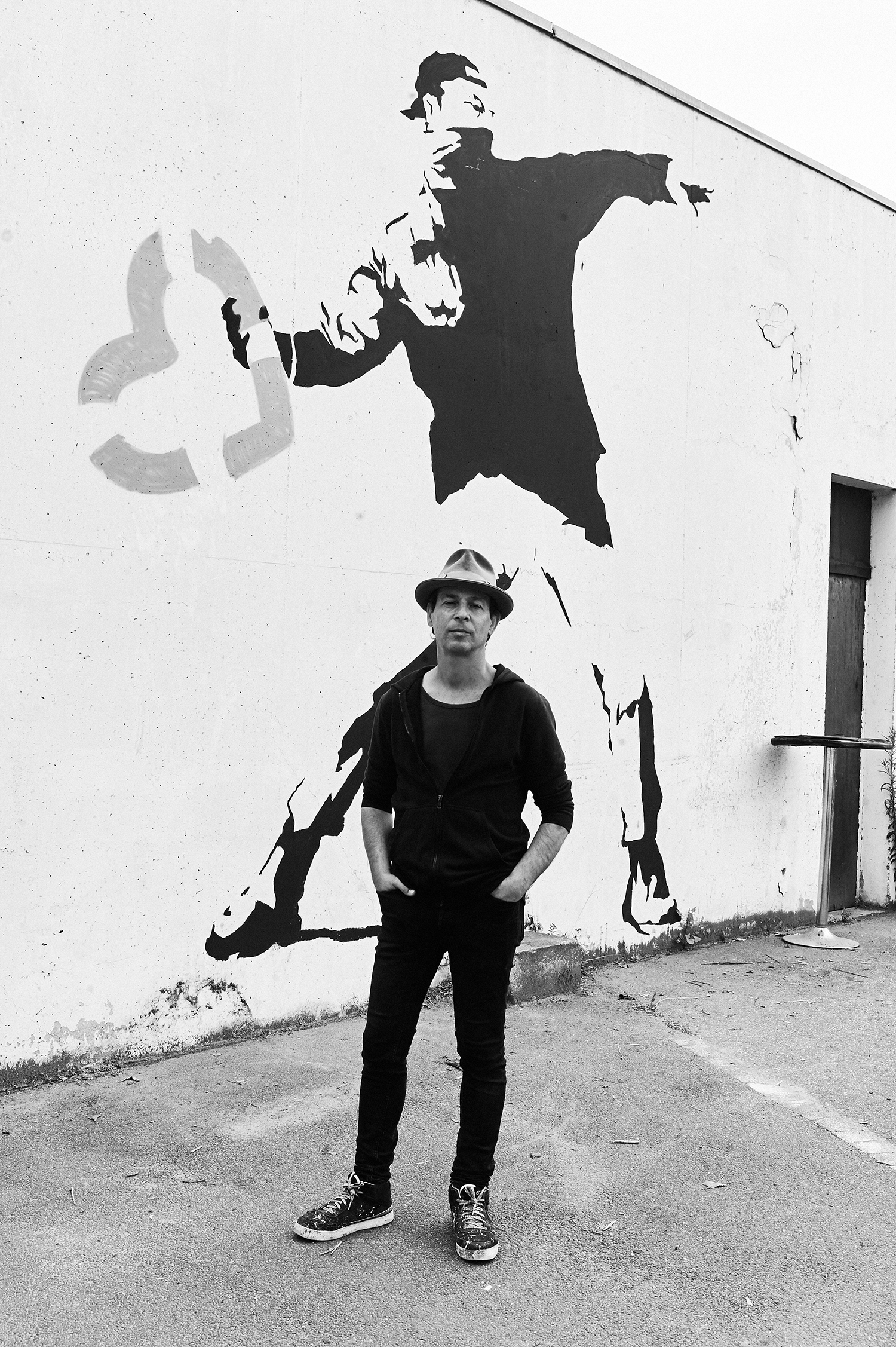 "François Banksy collector black and white photo Grigny "