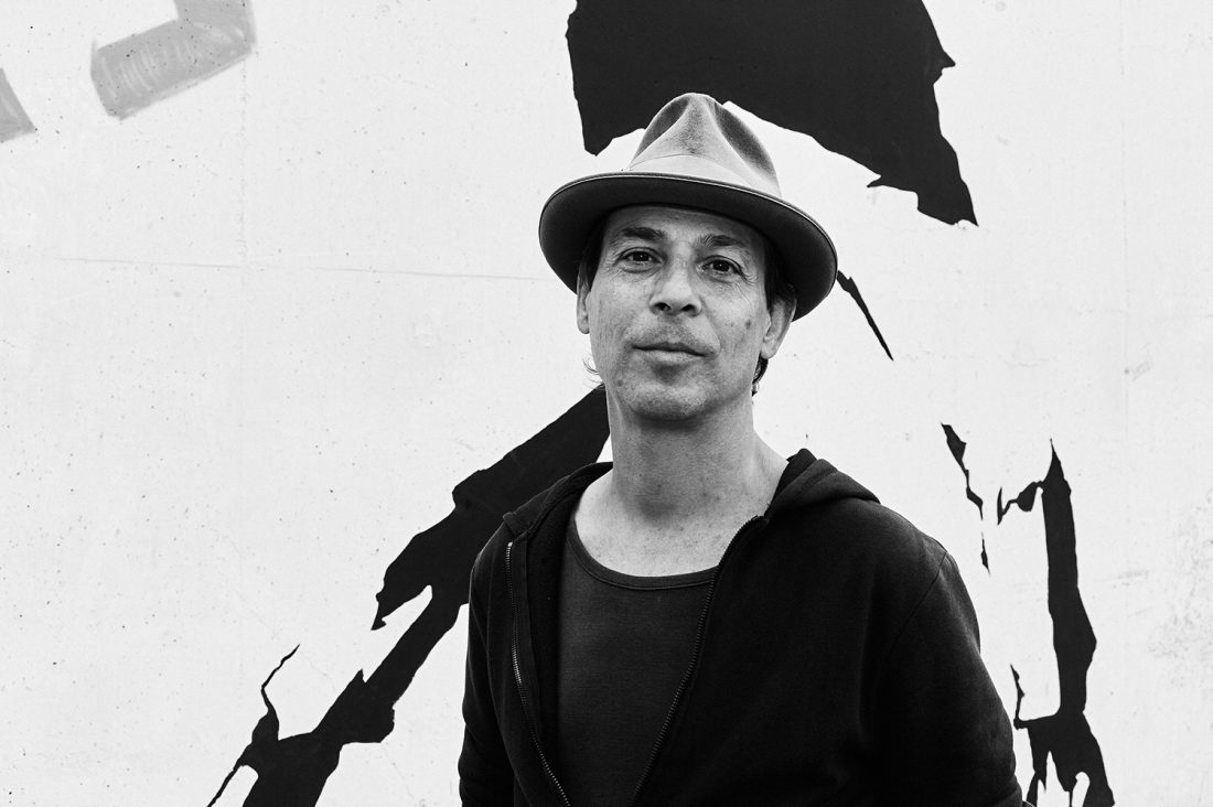 "François Banksy collector black and white photo Grigny "