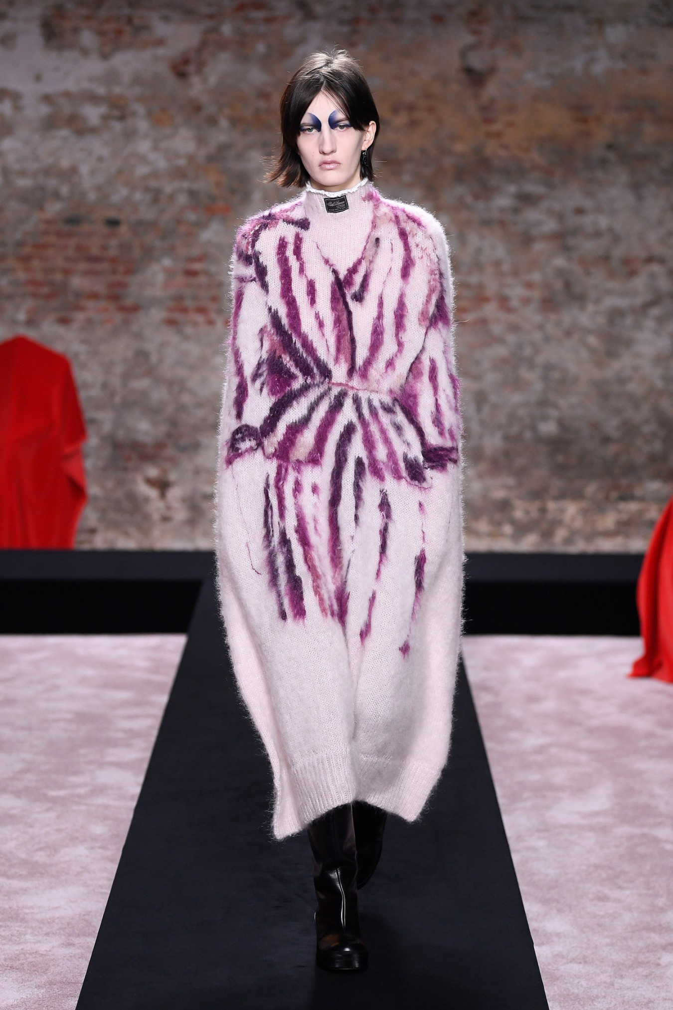 "FASHION REPORT Raf Simons Fall 22 London LetKiss magazine"