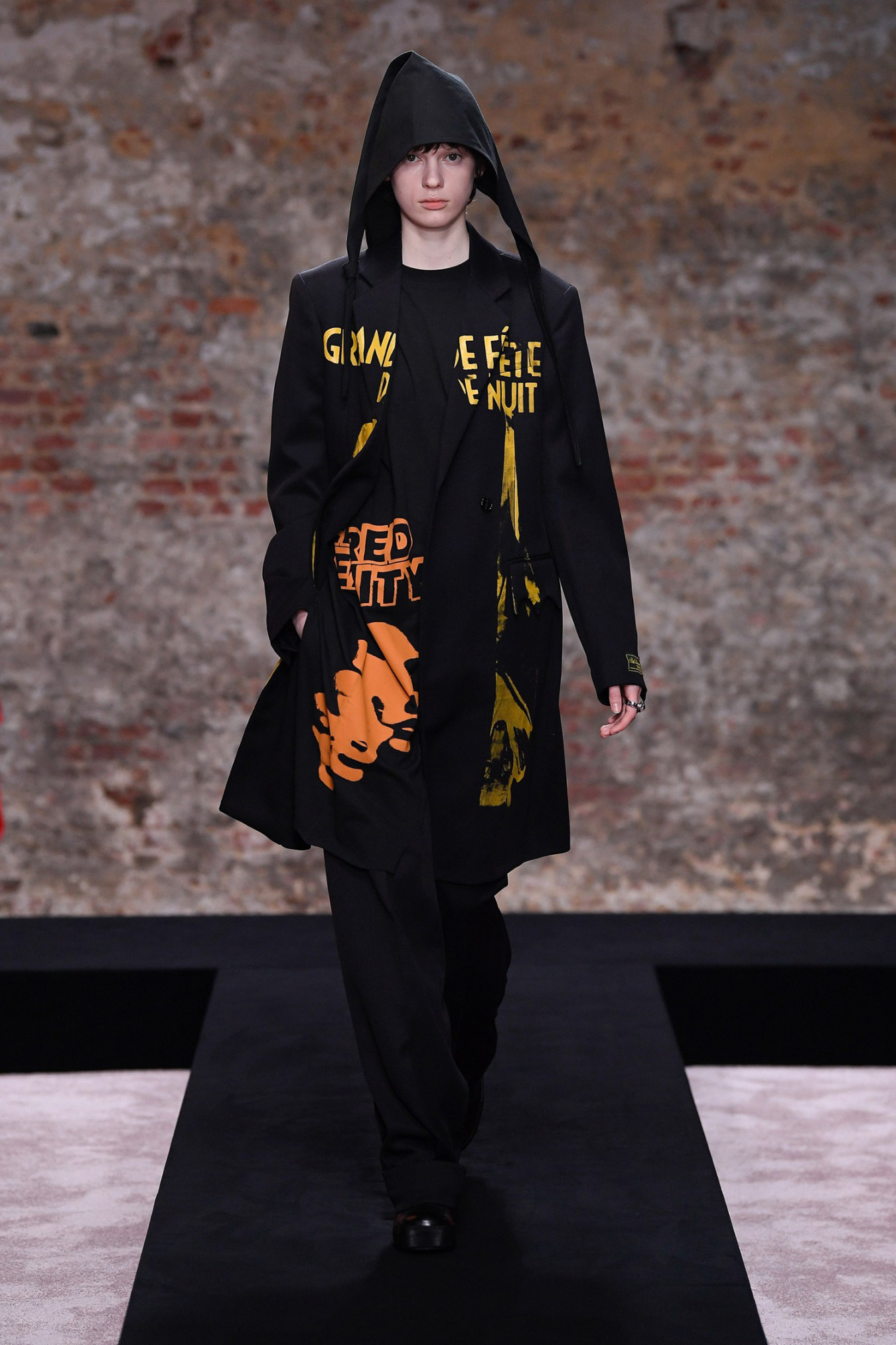 "FASHION REPORT Raf Simons Fall 22 London LetKiss magazine"